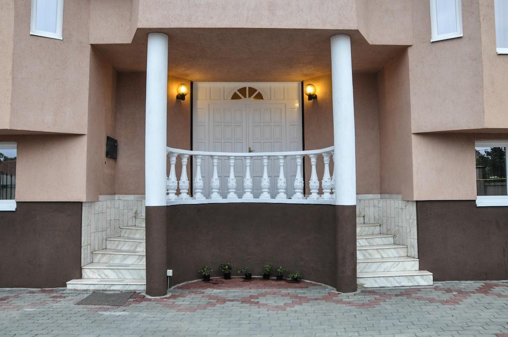 أراد Pensiunea Sangria المظهر الخارجي الصورة